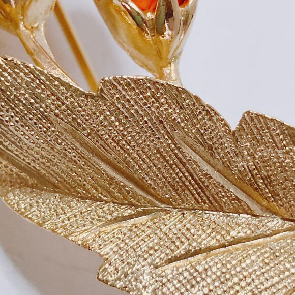 Vintage Signed Sarah Coventry 1960s Brooch Mid Century Gold Tone Faux Coral Pin - Picture 4 of 11